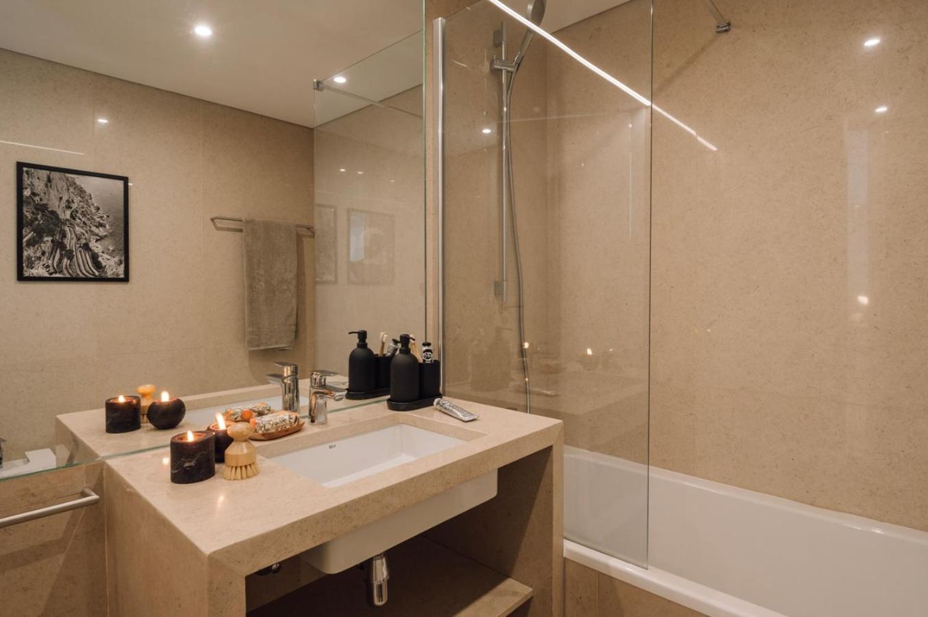 Apartment Tarquinia - 1 Bedroom And Parking In Alvalade *